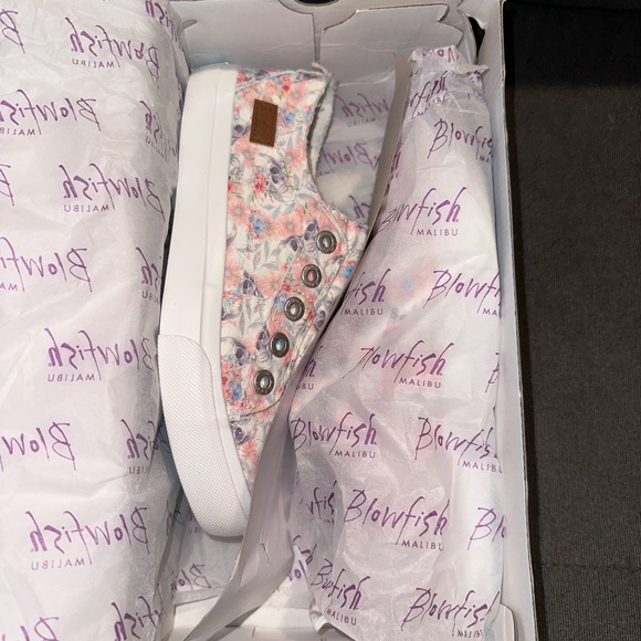 Women’s Blowfish Play Shoes - Picture 11 of 12